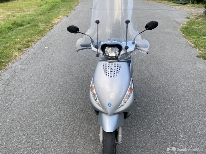 Piaggio Zip grijs