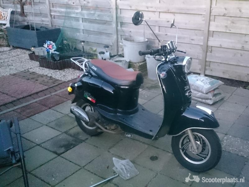 Retro scooter zwart