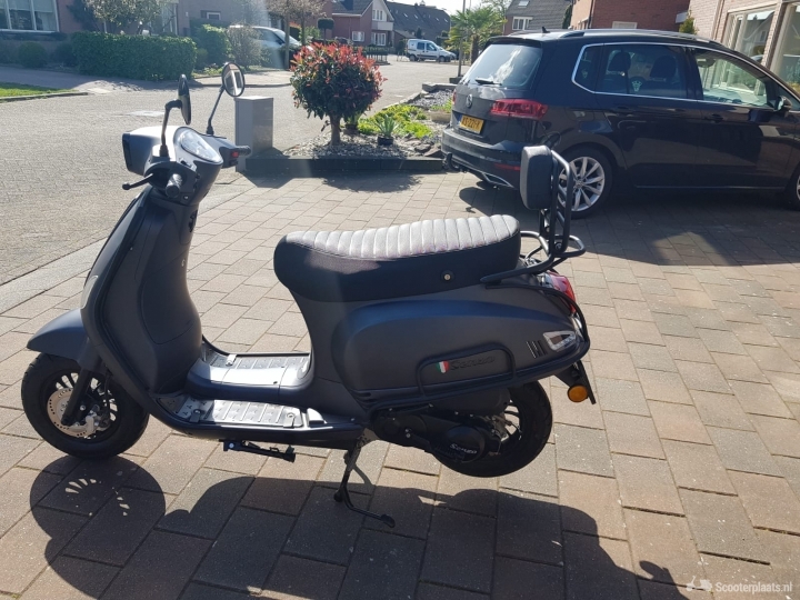 Senzo Rivalux S Antraciet - Scooterplaats