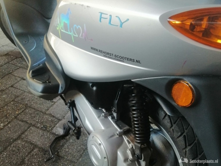 Piaggio Fly zilver