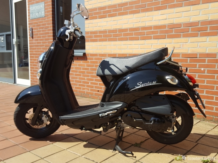 Kymco Sento zwart