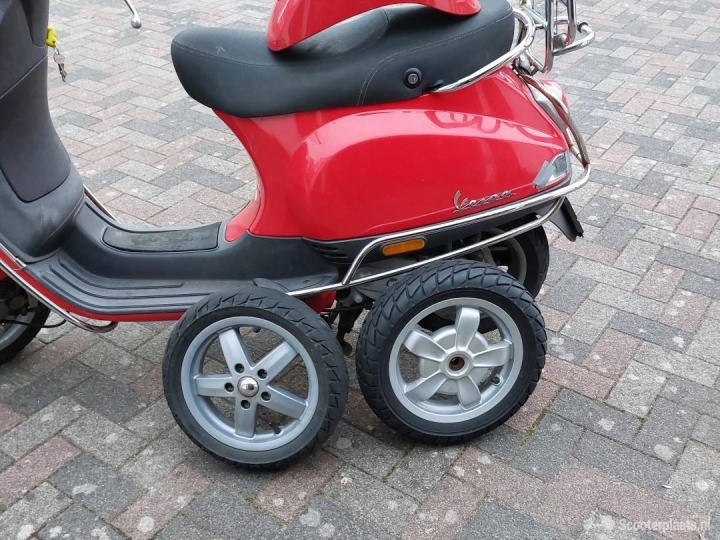 Vespa LX 50 rood