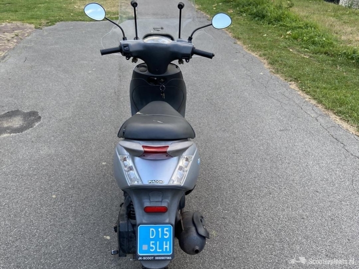 Piaggio Zip grijs