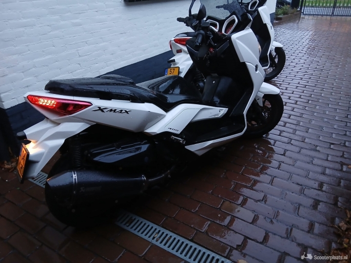Yamaha X-Max wit