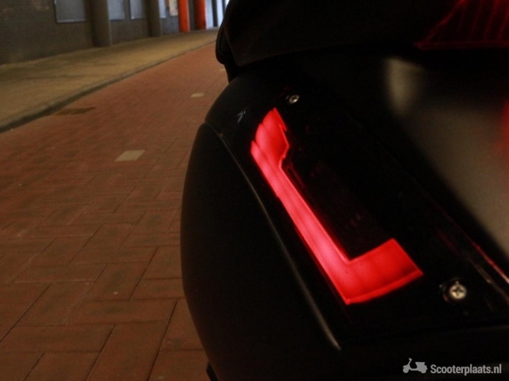 Piaggio Zip matzwart