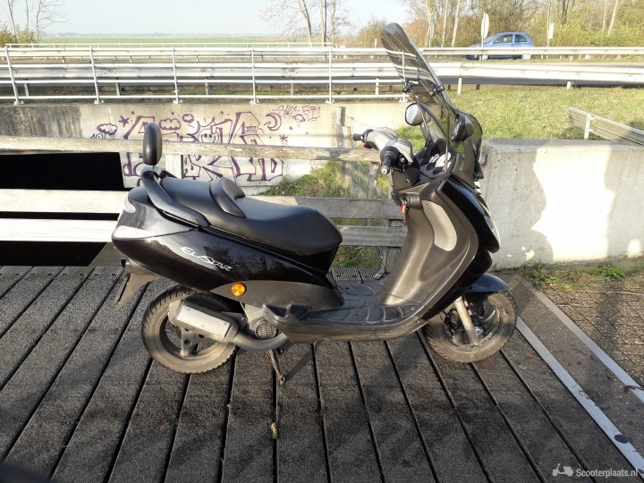 Peugeot Elystar Advantage zwart