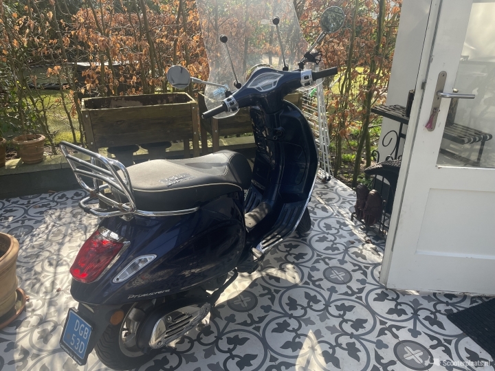 Vespa Primavera blauw