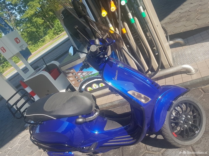 Vespa Sprint blauw