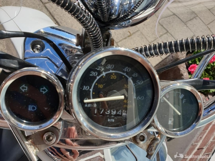 mooie senzo gt2 2016 - Scooterplaats