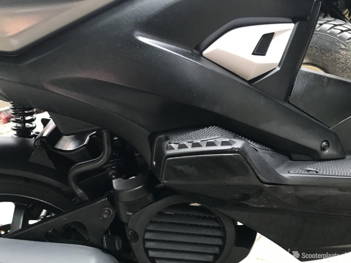 Yamaha Aerox grijs