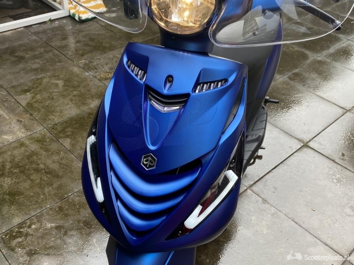Piaggio Zip blauw
