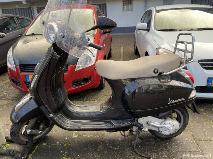 Vespa LX 50 zwart