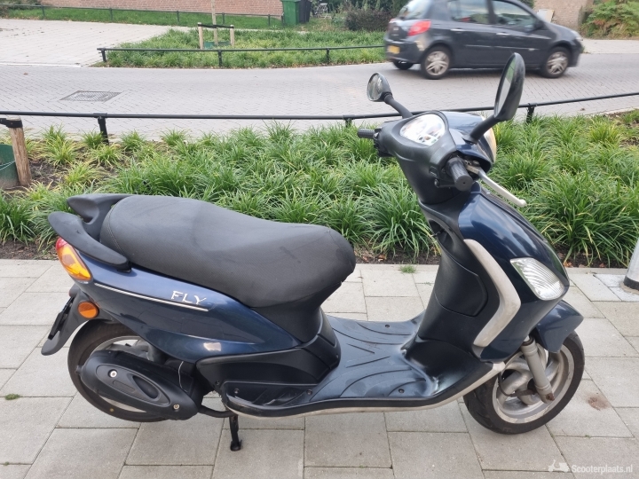 Piaggio Fly blauw