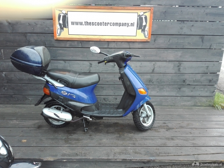 Piaggio Zip blauw