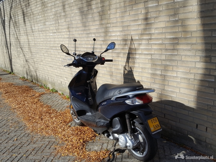Piaggio Fly blauw