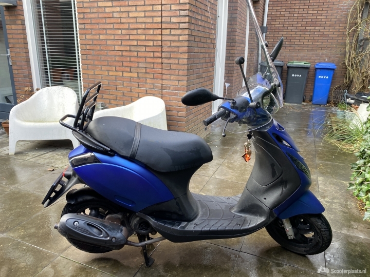 Piaggio Zip blauw