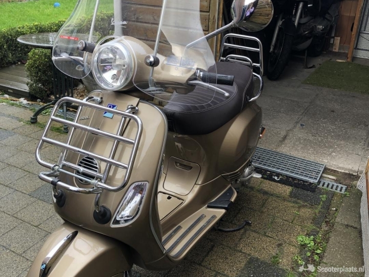 Vespa LX 50 Touring bruin