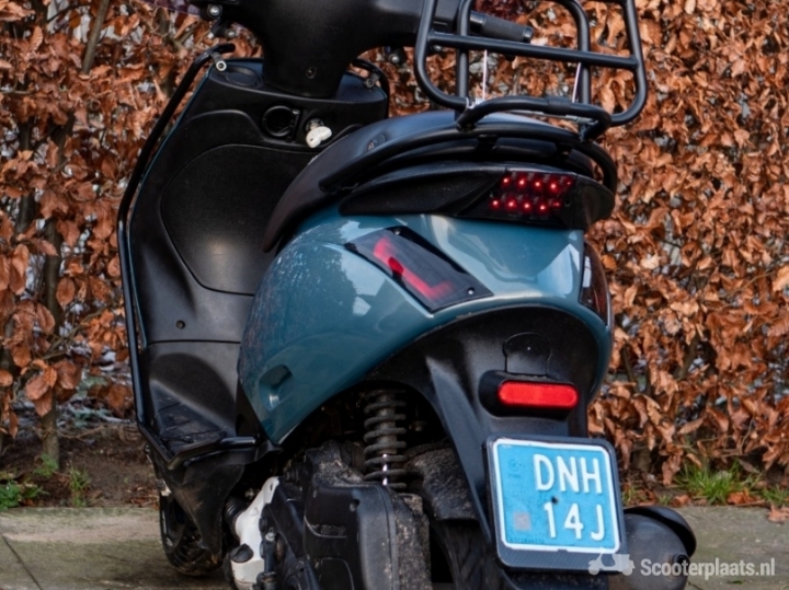 Piaggio Zip blauw