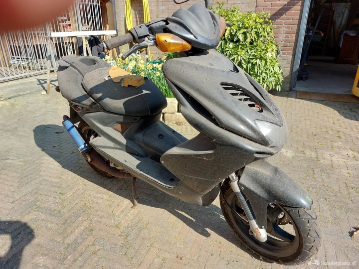 Yamaha Aerox zwart