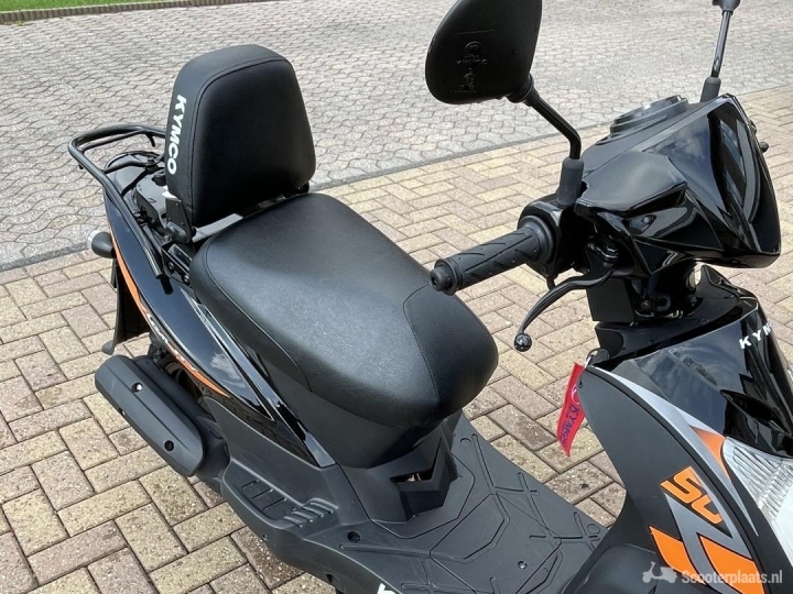 Kymco Agility zwart