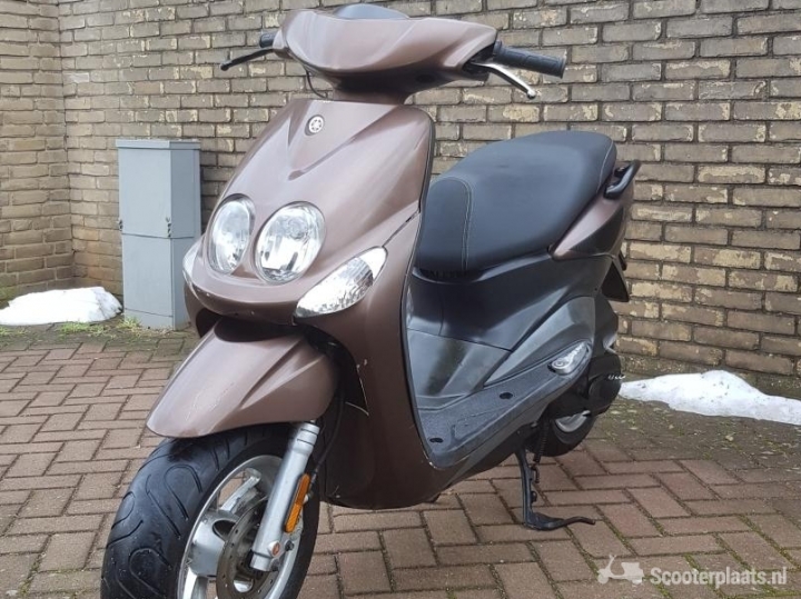 Yamaha NeoS bruin