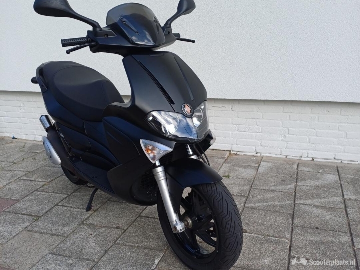 Gilera Runner SP matzwart