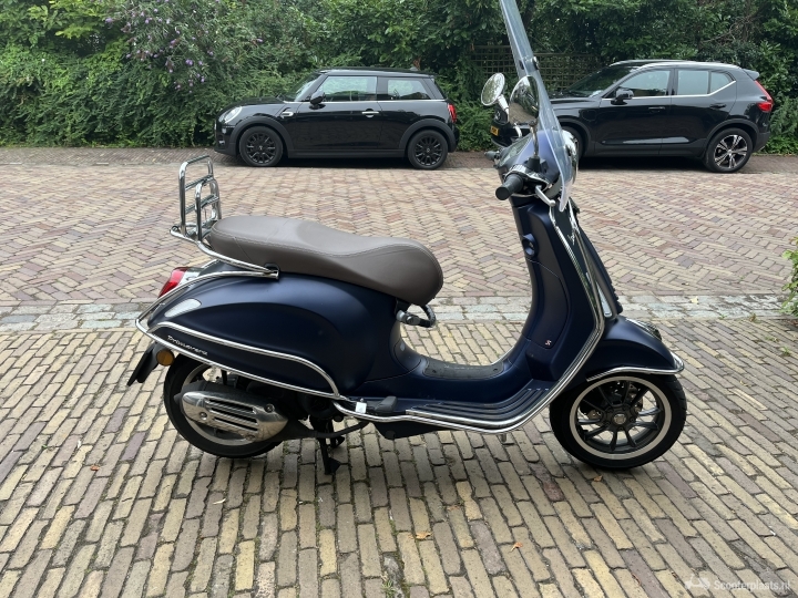 Vespa Primavera blauw