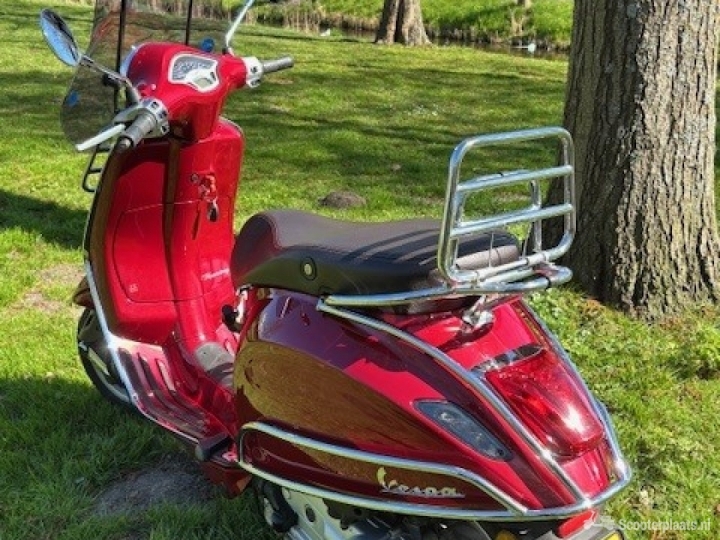 Vespa Ciao rood