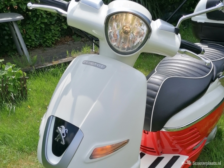 Peugeot Django oranje