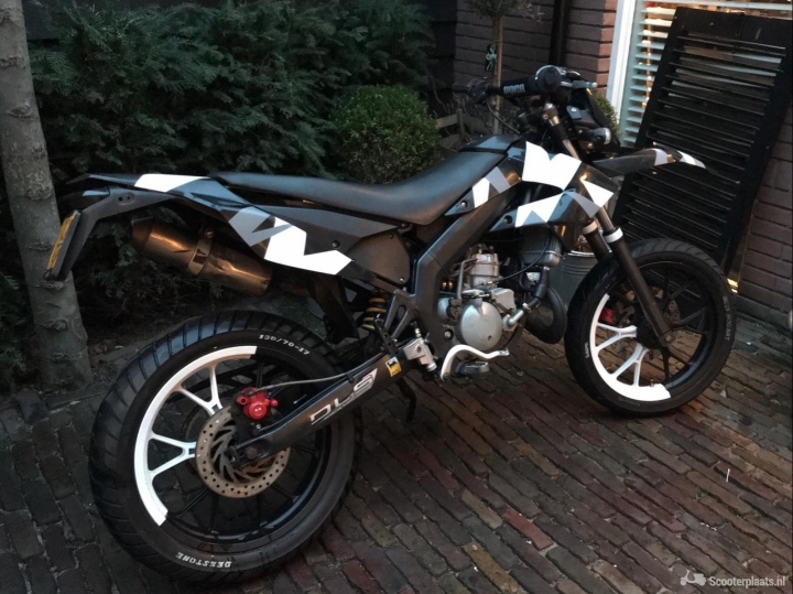 Derbi Senda DRD X-Treme zwart