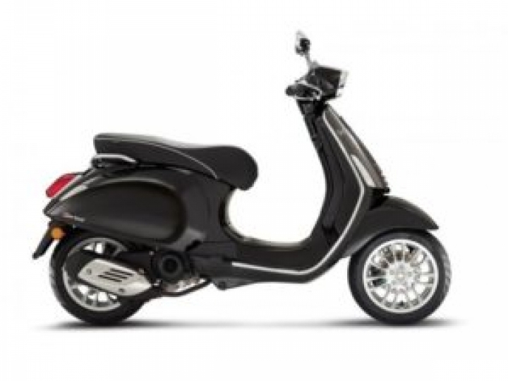 Vespa Sprint zwart