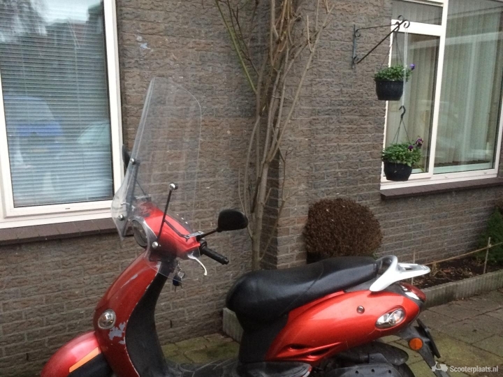 Kymco Yup rood