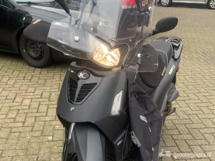 Kymco People S zwart