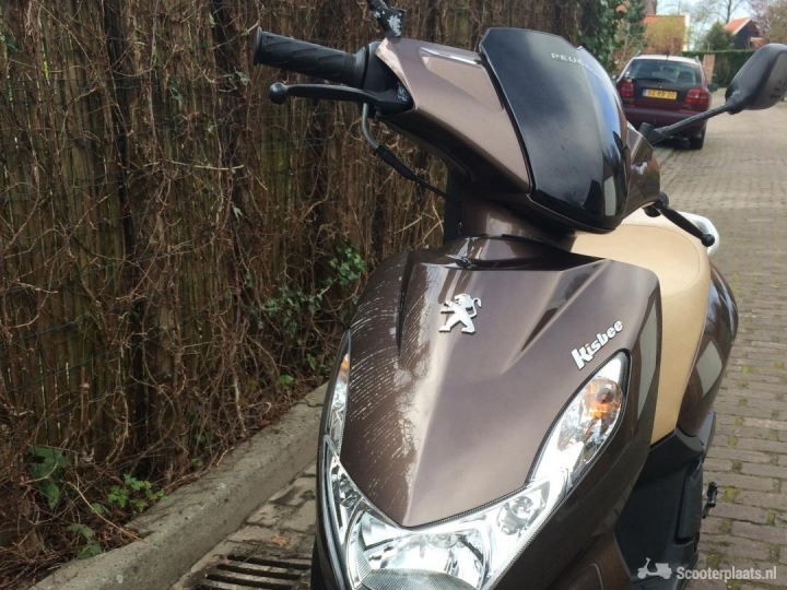 Peugeot Kisbee bruin
