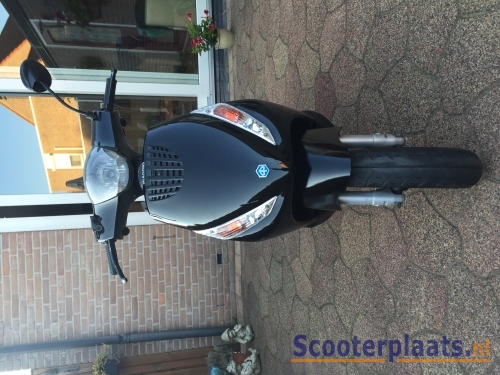 Piaggio Zip zwart