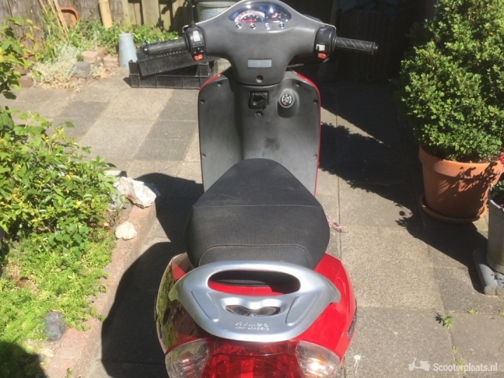 Kymco Vitality rood