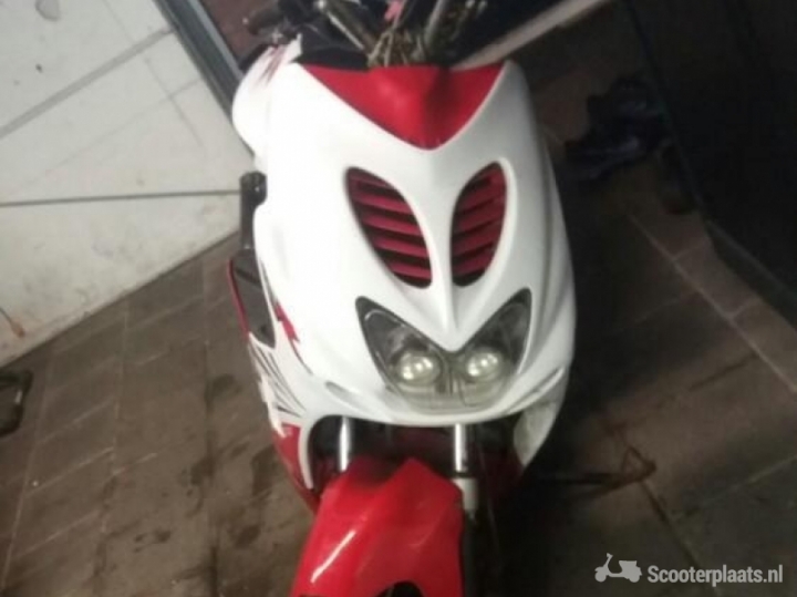 Yamaha Aerox wit