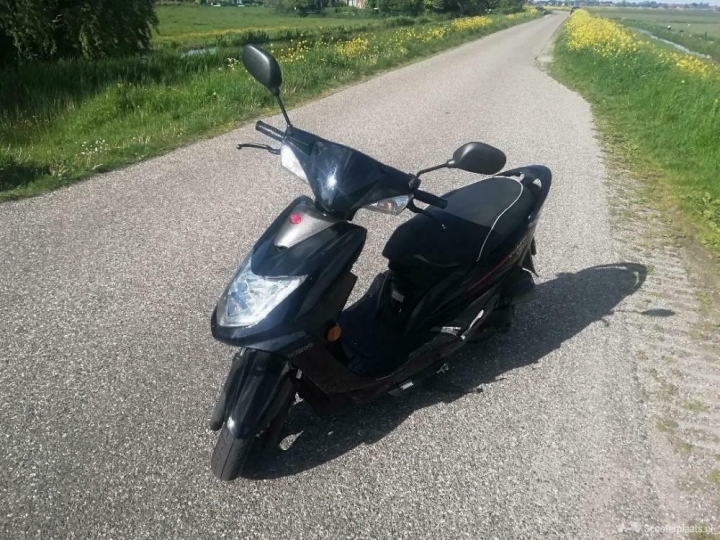 Kymco VP50 zwart