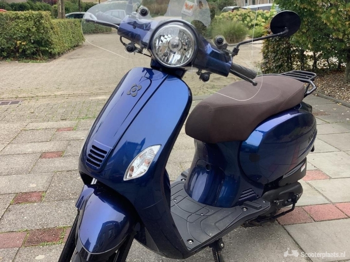 AGM VX50 blauw