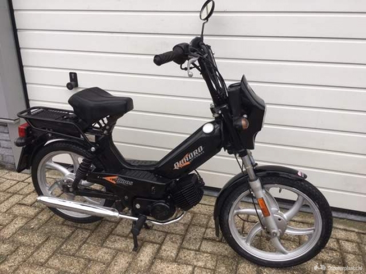 Tomos Quadro zwart