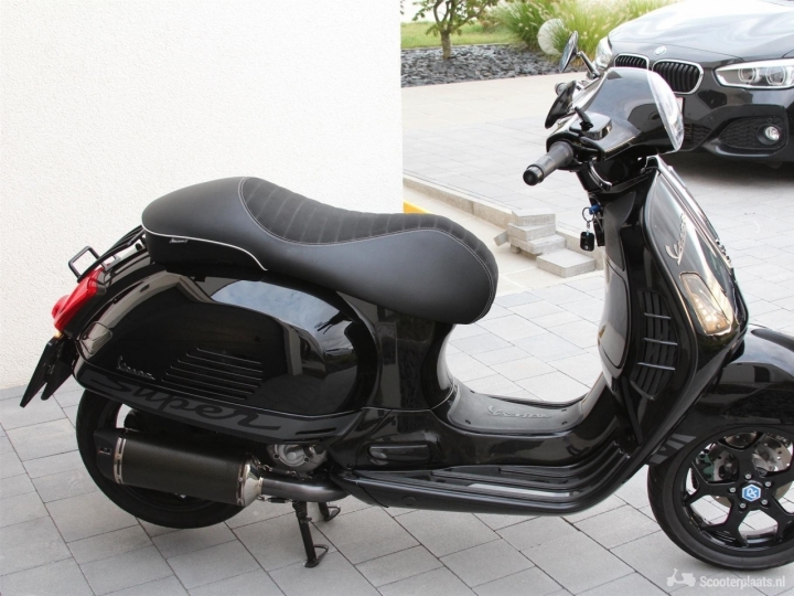 Vespa GTS 300 - Scooterplaats