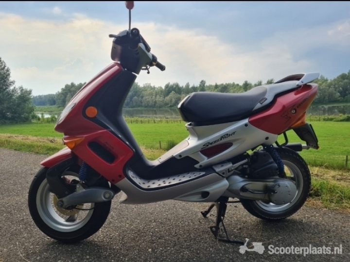 Peugeot Speedfight rood