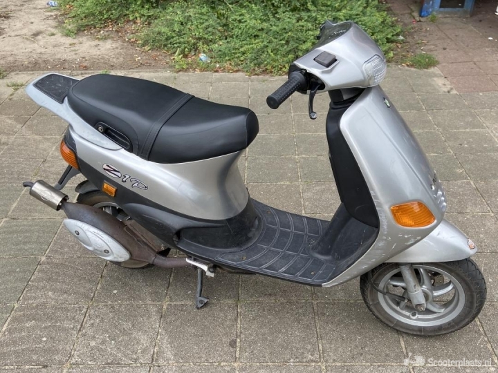 Piaggio Zip grijs