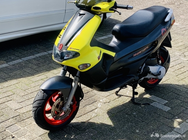 Gilera Runner SP geel