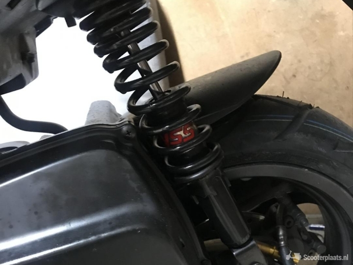 Yamaha Aerox grijs