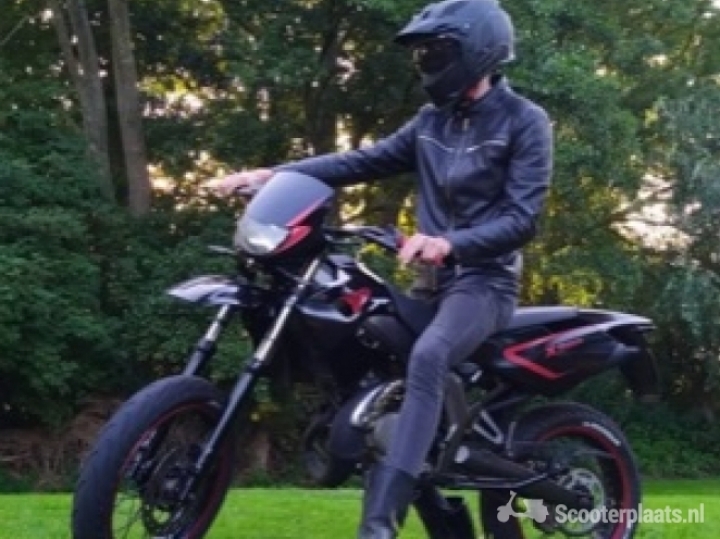 Derbi Senda DRD X-Treme zwart