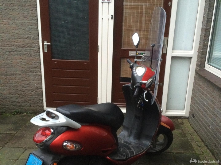 Kymco Yup rood