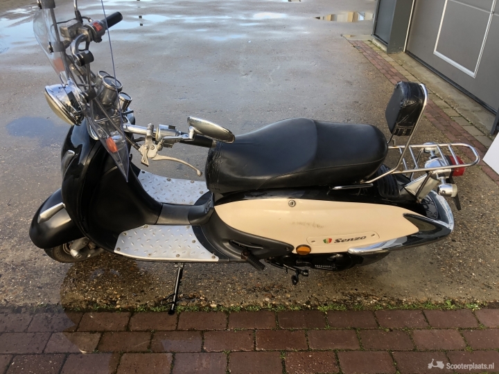 Retro scooter zwart