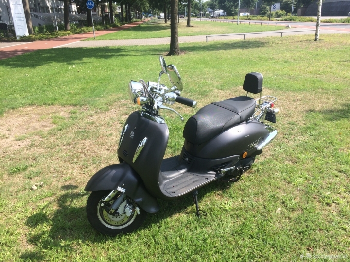 Fosti grande retro 2010 5250Km Snorscooter - Scooterplaats