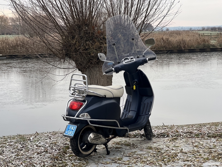 Vespa S blauw